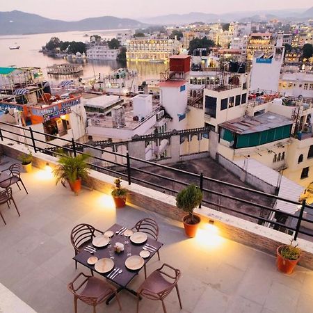 Hotel Lake Paradise Ουνταϊπούρ Εξωτερικό φωτογραφία