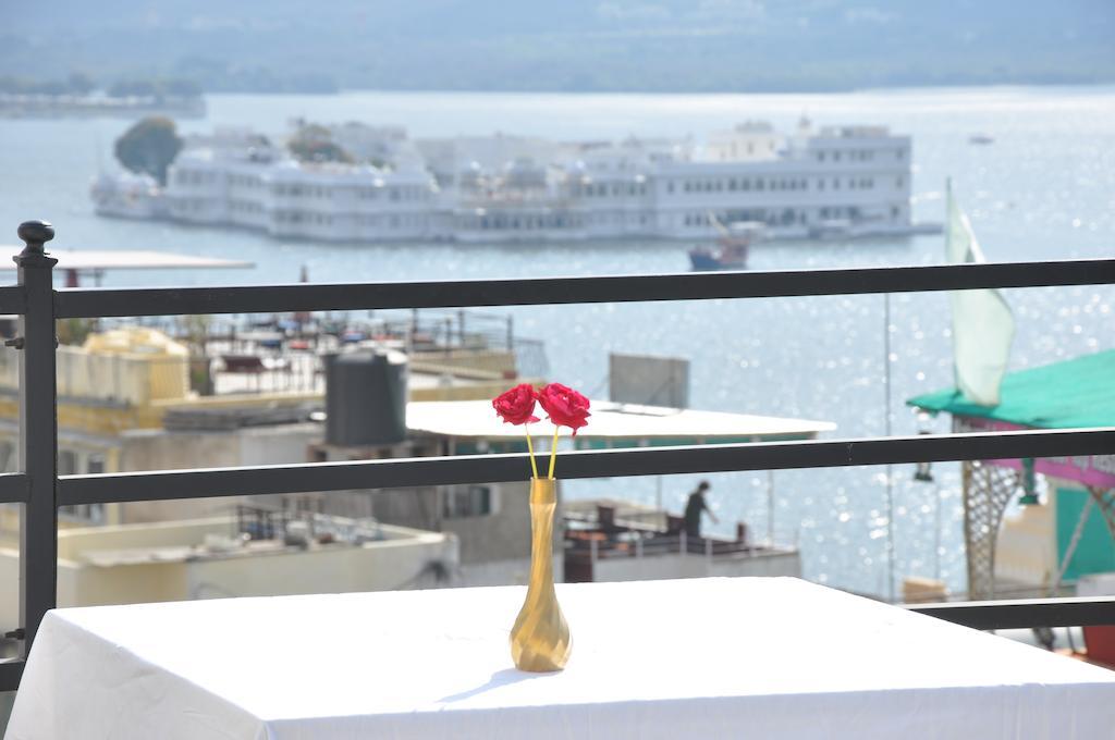 Hotel Lake Paradise Ουνταϊπούρ Δωμάτιο φωτογραφία